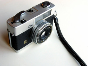 compact-camera-1424798-640x480